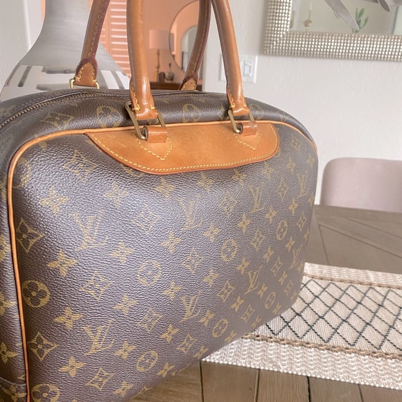 Louis Vuitton Deauville in great condition. Similar to Alma. - Picture 4 of 16
